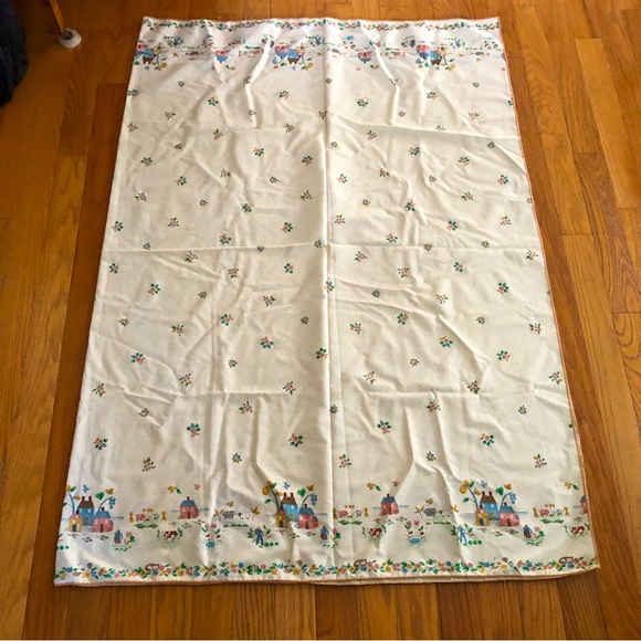 Beautiful Vintage Country/Farmhouse Style X-LARGE Tablecloth - Picture 1 of 6